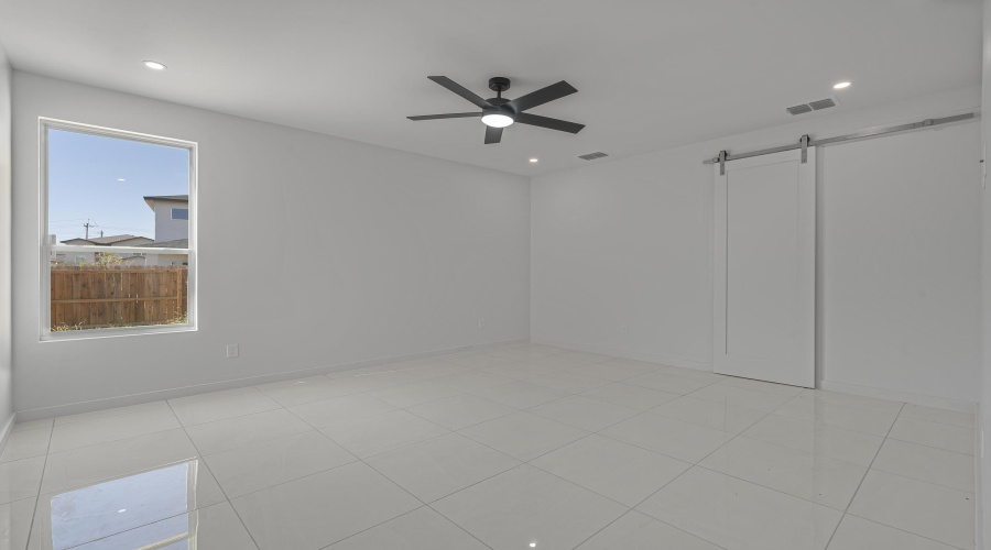 107 Balmorhea Dr., Laredo, Texas 78045, 3 Bedrooms Bedrooms, 4 Rooms Rooms,2 BathroomsBathrooms,Residential,For Sale,107 Balmorhea Dr.,20264535