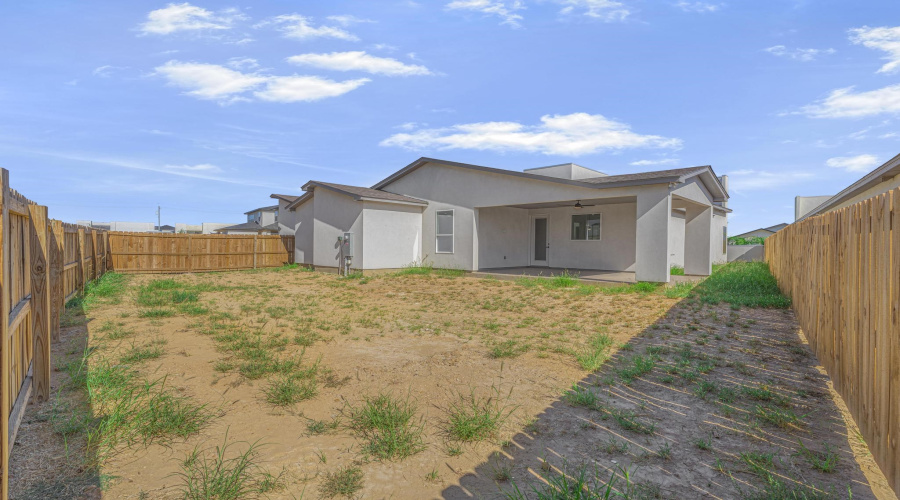107 Balmorhea Dr., Laredo, Texas 78045, 3 Bedrooms Bedrooms, 4 Rooms Rooms,2 BathroomsBathrooms,Residential,For Sale,107 Balmorhea Dr.,20264535