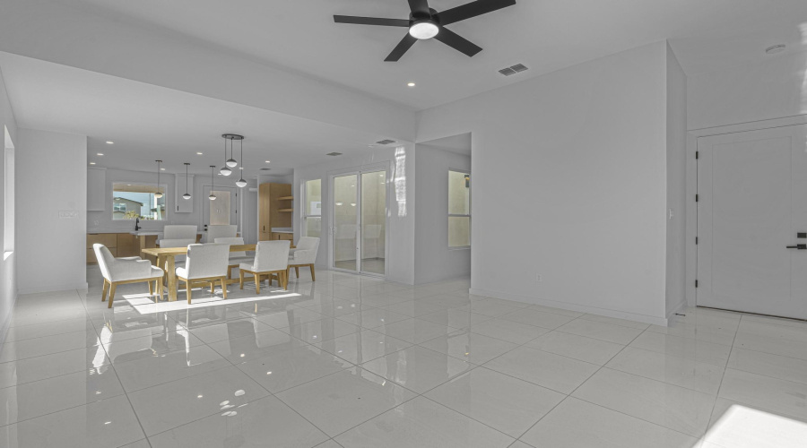 107 Balmorhea Dr., Laredo, Texas 78045, 3 Bedrooms Bedrooms, 4 Rooms Rooms,2 BathroomsBathrooms,Residential,For Sale,107 Balmorhea Dr.,20264535