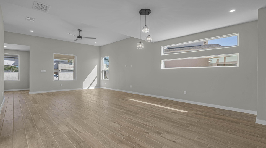 111 Balmorhea Dr., Laredo, Texas 78045, 3 Bedrooms Bedrooms, 4 Rooms Rooms,2 BathroomsBathrooms,Residential,For Sale,111 Balmorhea Dr.,20264536