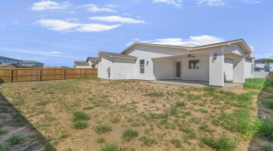 111 Balmorhea Dr., Laredo, Texas 78045, 3 Bedrooms Bedrooms, 4 Rooms Rooms,2 BathroomsBathrooms,Residential,For Sale,111 Balmorhea Dr.,20264536