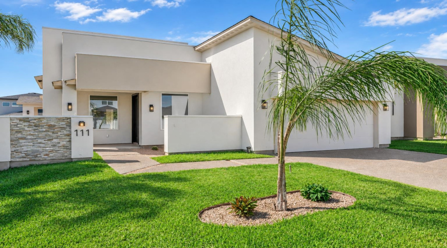 111 Balmorhea Dr., Laredo, Texas 78045, 3 Bedrooms Bedrooms, 4 Rooms Rooms,2 BathroomsBathrooms,Residential,For Sale,111 Balmorhea Dr.,20264536