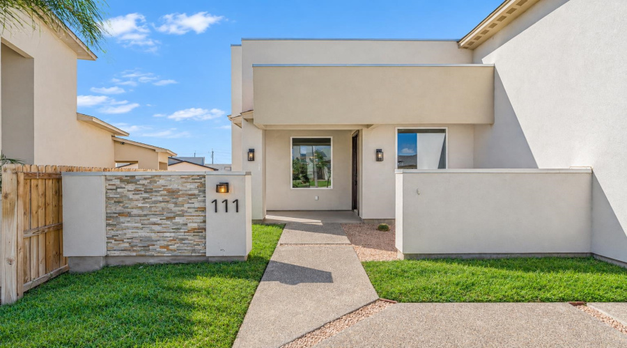 111 Balmorhea Dr., Laredo, Texas 78045, 3 Bedrooms Bedrooms, 4 Rooms Rooms,2 BathroomsBathrooms,Residential,For Sale,111 Balmorhea Dr.,20264536