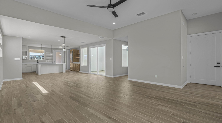 111 Balmorhea Dr., Laredo, Texas 78045, 3 Bedrooms Bedrooms, 4 Rooms Rooms,2 BathroomsBathrooms,Residential,For Sale,111 Balmorhea Dr.,20264536