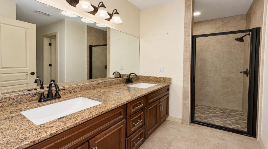 919 La Rosita, LAREDO, Texas 78046, 4 Bedrooms Bedrooms, 7 Rooms Rooms,2 BathroomsBathrooms,Residential,For Sale,919 La Rosita,20264537