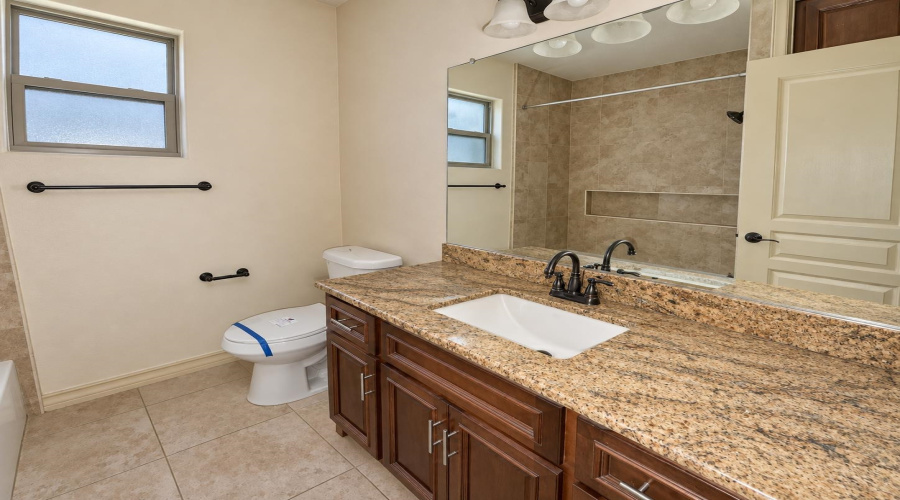 919 La Rosita, LAREDO, Texas 78046, 4 Bedrooms Bedrooms, 7 Rooms Rooms,2 BathroomsBathrooms,Residential,For Sale,919 La Rosita,20264537