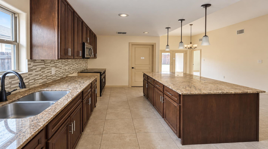 919 La Rosita, LAREDO, Texas 78046, 4 Bedrooms Bedrooms, 7 Rooms Rooms,2 BathroomsBathrooms,Residential,For Sale,919 La Rosita,20264537