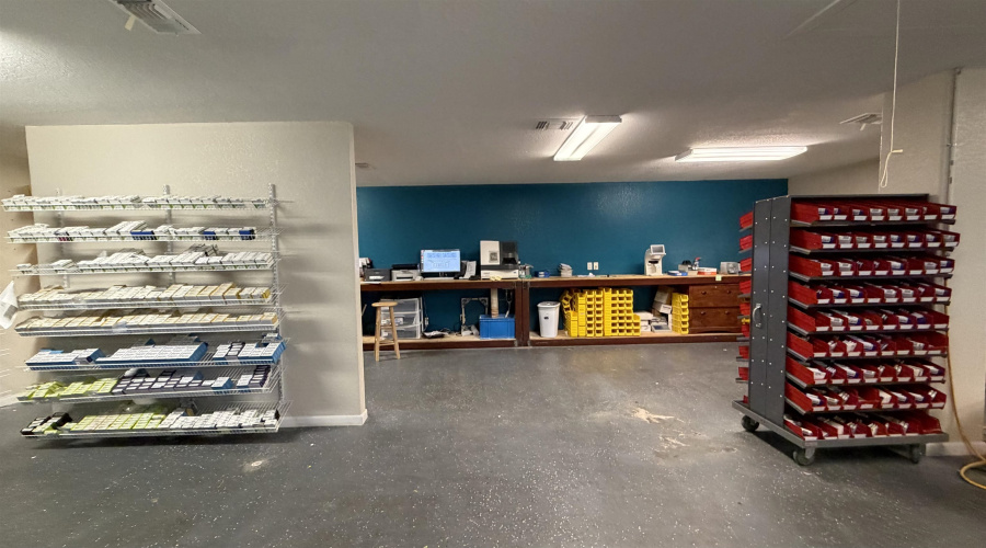 1203 W Pena Street, Carrizo Springs, Texas 78834, 1 Room Rooms,3 BathroomsBathrooms,Commercial retail/office,For Sale,1203 W Pena Street,20264543