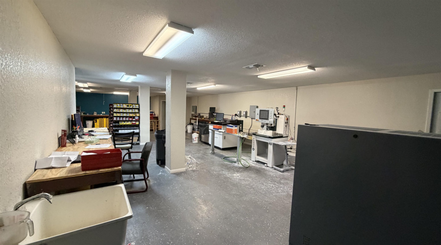 1203 W Pena Street, Carrizo Springs, Texas 78834, 1 Room Rooms,3 BathroomsBathrooms,Commercial retail/office,For Sale,1203 W Pena Street,20264543
