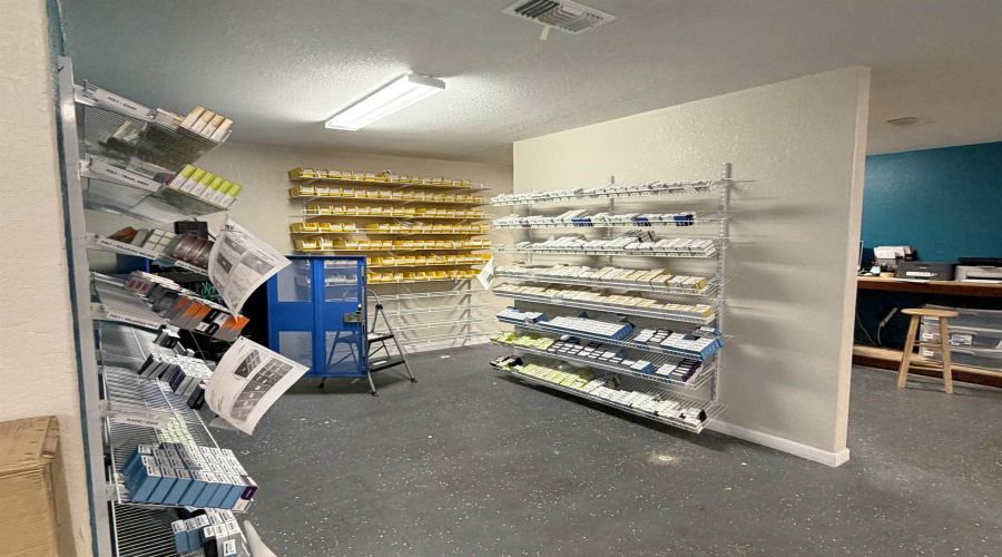 1203 W Pena Street, Carrizo Springs, Texas 78834, 1 Room Rooms,3 BathroomsBathrooms,Commercial retail/office,For Sale,1203 W Pena Street,20264543