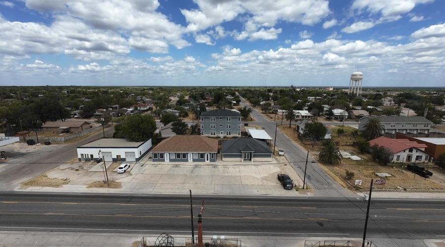 1203 W Pena Street, Carrizo Springs, Texas 78834, 1 Room Rooms,3 BathroomsBathrooms,Commercial retail/office,For Sale,1203 W Pena Street,20264543
