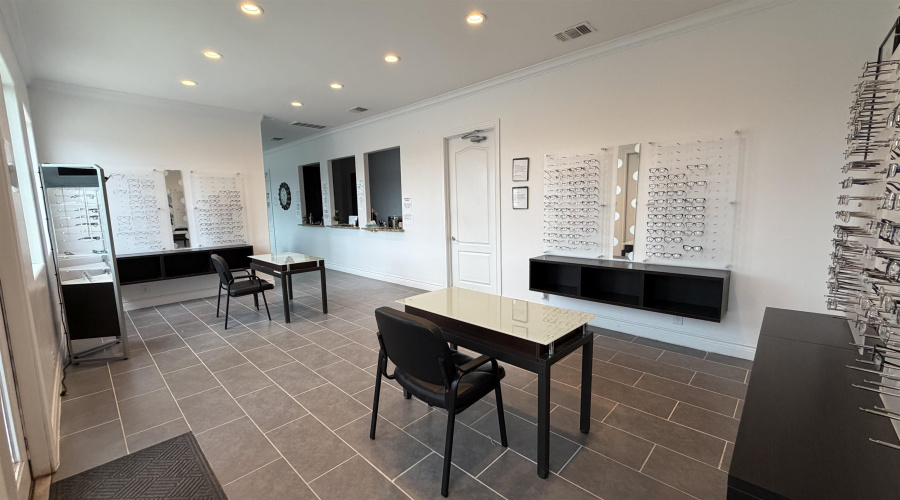 1203 W Pena Street, Carrizo Springs, Texas 78834, 1 Room Rooms,3 BathroomsBathrooms,Commercial retail/office,For Sale,1203 W Pena Street,20264543