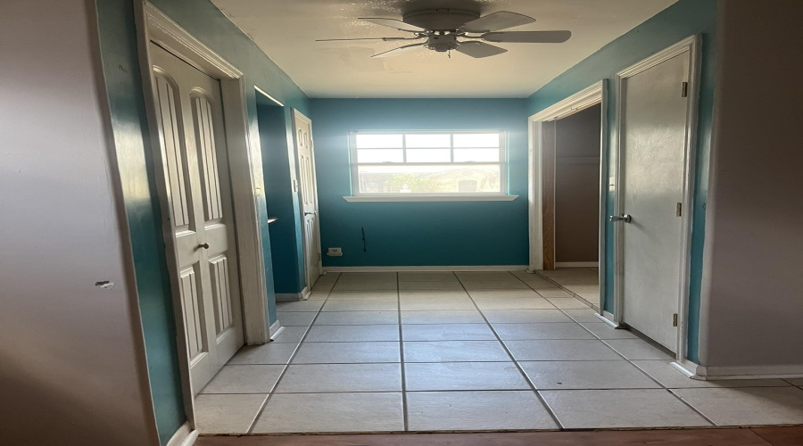 901 W. Kohler St., Hebbronville, Texas 78361, 3 Bedrooms Bedrooms, 5 Rooms Rooms,2 BathroomsBathrooms,Residential,For Sale,901 W. Kohler St.,20264541
