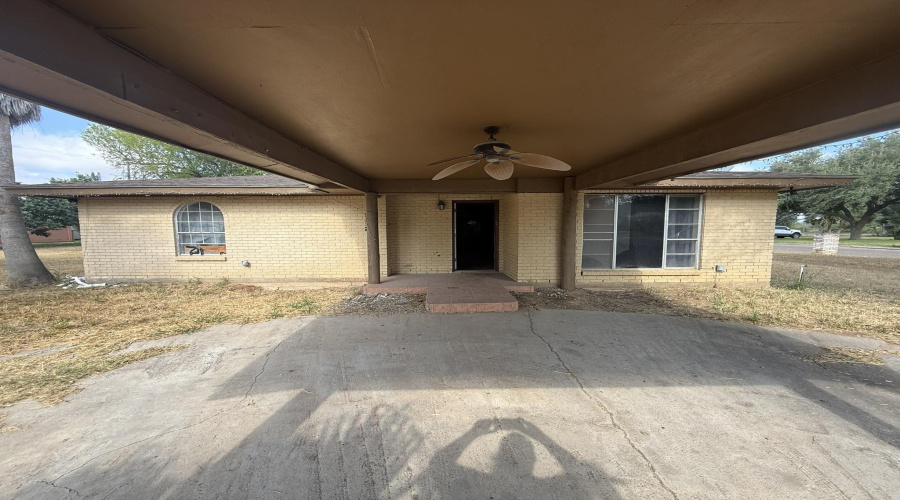 901 W. Kohler St., Hebbronville, Texas 78361, 3 Bedrooms Bedrooms, 5 Rooms Rooms,2 BathroomsBathrooms,Residential,For Sale,901 W. Kohler St.,20264541