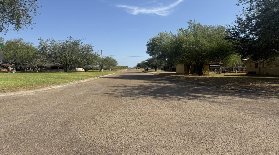 901 W. Kohler St., Hebbronville, Texas 78361, 3 Bedrooms Bedrooms, 5 Rooms Rooms,2 BathroomsBathrooms,Residential,For Sale,901 W. Kohler St.,20264541
