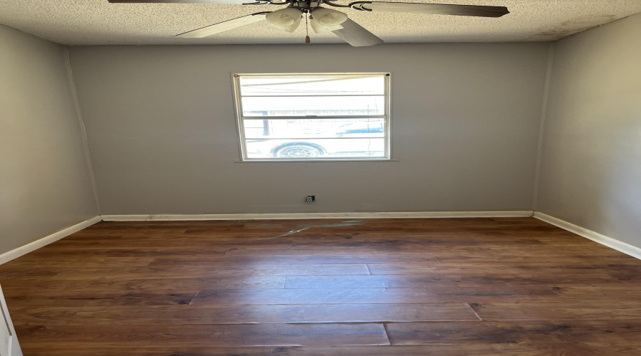 901 W. Kohler St., Hebbronville, Texas 78361, 3 Bedrooms Bedrooms, 5 Rooms Rooms,2 BathroomsBathrooms,Residential,For Sale,901 W. Kohler St.,20264541