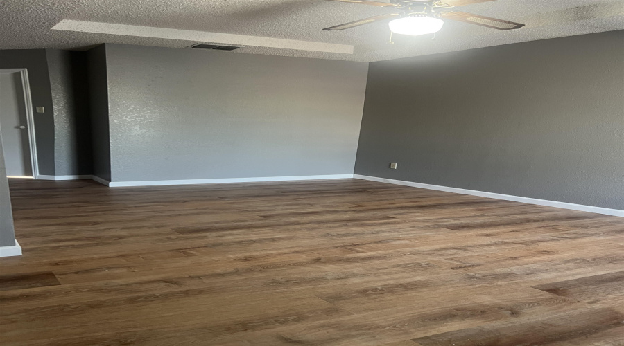 4102 Eagle Pass Ave, Laredo, Texas 78040, 2 Bedrooms Bedrooms, 4 Rooms Rooms,1 BathroomBathrooms,Residential,For Rent,4102 Eagle Pass Ave,20264544