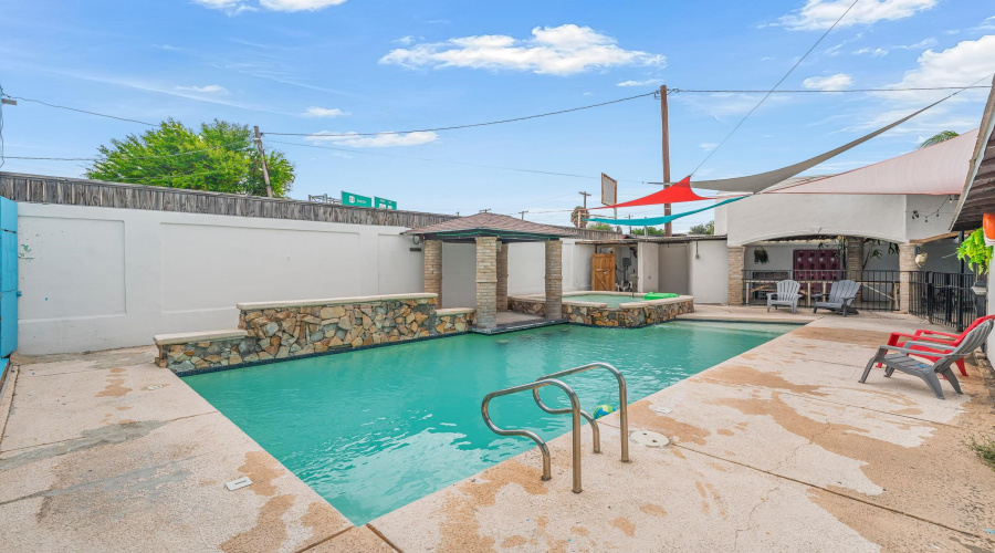 2601 Rosario St, LAREDO, Texas 78043, ,4 BathroomsBathrooms,Commercial retail/office,For Sale,2601 Rosario St,20264565