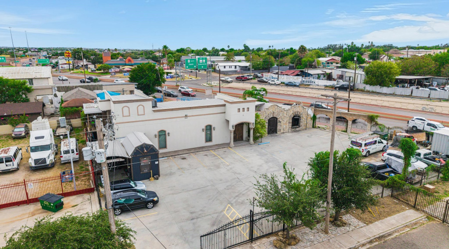 2601 Rosario St, LAREDO, Texas 78043, ,4 BathroomsBathrooms,Commercial retail/office,For Sale,2601 Rosario St,20264565
