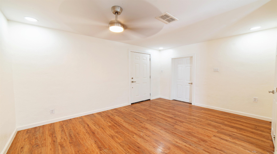 2218 Burnside St, Laredo, Texas 78040, ,Multi-family,For Rent,2218 Burnside St,20264553