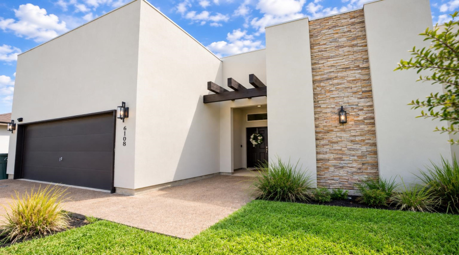 6108 Maryam Dr., LAREDO, Texas 78046, 4 Bedrooms Bedrooms, 8 Rooms Rooms,2 BathroomsBathrooms,Residential,For Sale,6108 Maryam Dr.,20264547