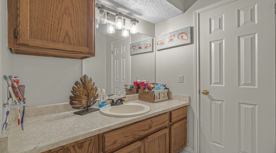 8710 McPherson Rd, LAREDO, Texas 78045, 3 Bedrooms Bedrooms, 6 Rooms Rooms,3 BathroomsBathrooms,Residential,For Sale,8710 McPherson Rd,20264548
