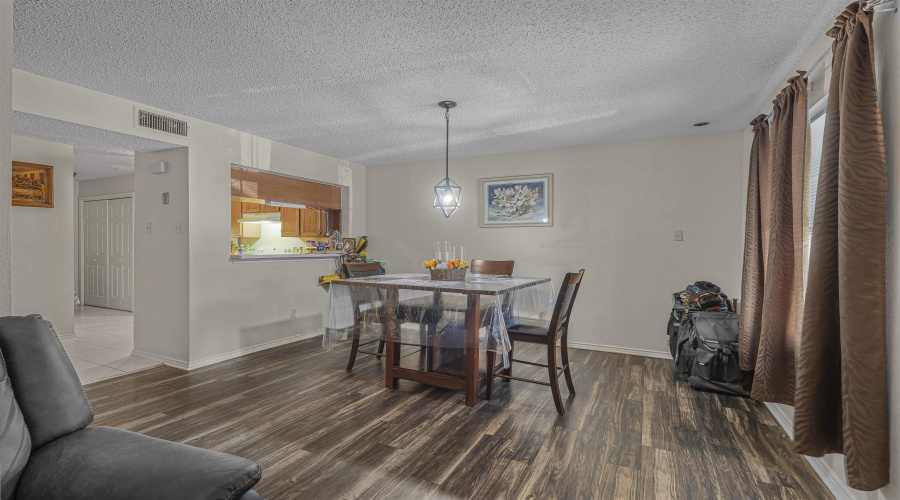 8710 McPherson Rd, LAREDO, Texas 78045, 3 Bedrooms Bedrooms, 6 Rooms Rooms,3 BathroomsBathrooms,Residential,For Sale,8710 McPherson Rd,20264548