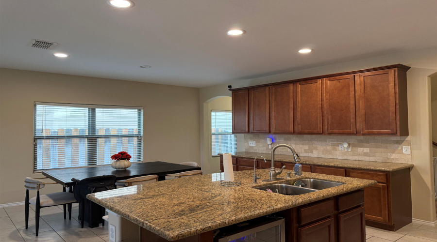 1011 Larvotto Lp., Laredo, Texas 78045, 4 Bedrooms Bedrooms, 9 Rooms Rooms,2 BathroomsBathrooms,Residential,For Sale,1011 Larvotto Lp.,20264549