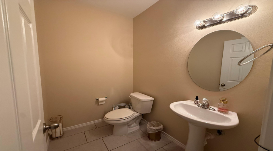 1011 Larvotto Lp., Laredo, Texas 78045, 4 Bedrooms Bedrooms, 9 Rooms Rooms,2 BathroomsBathrooms,Residential,For Sale,1011 Larvotto Lp.,20264549