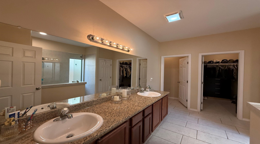 1011 Larvotto Lp., Laredo, Texas 78045, 4 Bedrooms Bedrooms, 9 Rooms Rooms,2 BathroomsBathrooms,Residential,For Sale,1011 Larvotto Lp.,20264549