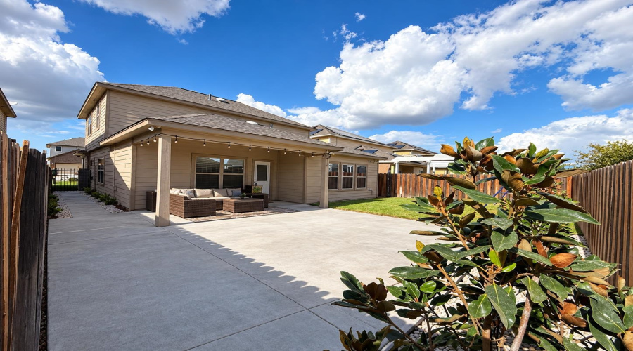 1011 Larvotto Lp., Laredo, Texas 78045, 4 Bedrooms Bedrooms, 9 Rooms Rooms,2 BathroomsBathrooms,Residential,For Sale,1011 Larvotto Lp.,20264549