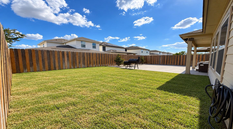1011 Larvotto Lp., Laredo, Texas 78045, 4 Bedrooms Bedrooms, 9 Rooms Rooms,2 BathroomsBathrooms,Residential,For Sale,1011 Larvotto Lp.,20264549