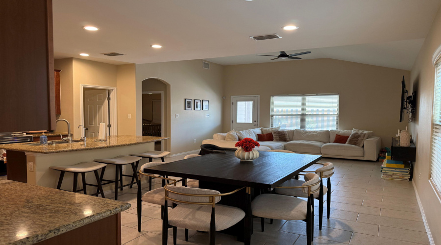 1011 Larvotto Lp., Laredo, Texas 78045, 4 Bedrooms Bedrooms, 9 Rooms Rooms,2 BathroomsBathrooms,Residential,For Sale,1011 Larvotto Lp.,20264549