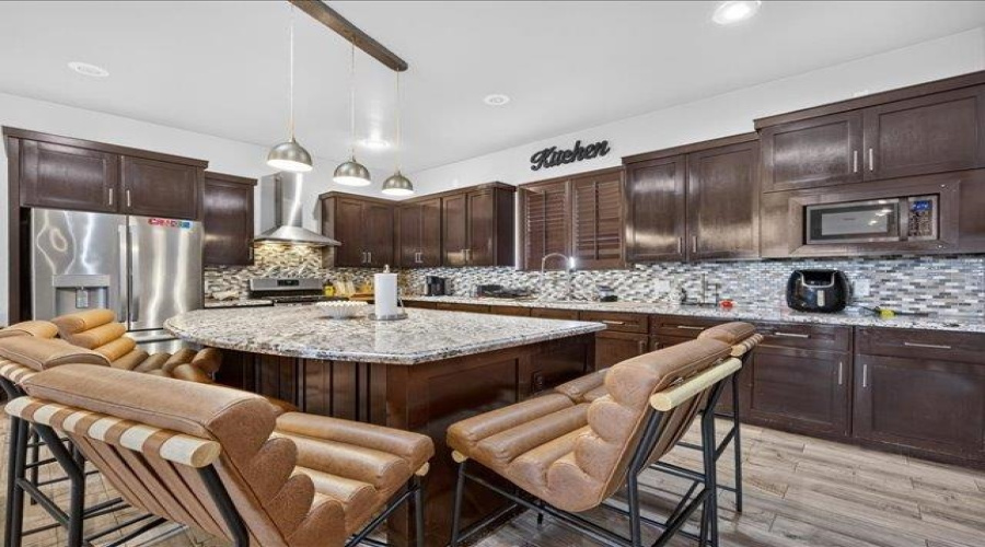 304 Tomcat Ln., LAREDO, Texas 78045, 4 Bedrooms Bedrooms, 8 Rooms Rooms,4 BathroomsBathrooms,Residential,For Sale,304 Tomcat Ln.,20264550