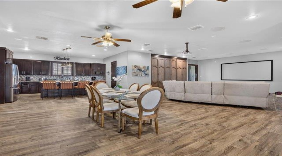 304 Tomcat Ln., LAREDO, Texas 78045, 4 Bedrooms Bedrooms, 8 Rooms Rooms,4 BathroomsBathrooms,Residential,For Sale,304 Tomcat Ln.,20264550