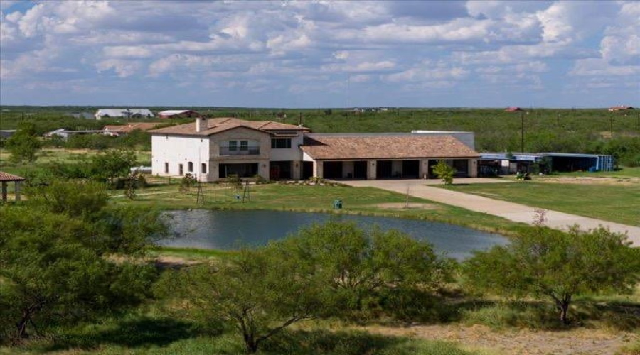 304 Tomcat Ln., LAREDO, Texas 78045, 4 Bedrooms Bedrooms, 8 Rooms Rooms,4 BathroomsBathrooms,Residential,For Sale,304 Tomcat Ln.,20264550