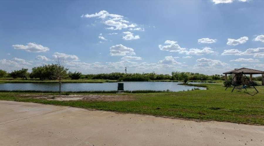 304 Tomcat Ln., LAREDO, Texas 78045, 4 Bedrooms Bedrooms, 8 Rooms Rooms,4 BathroomsBathrooms,Residential,For Sale,304 Tomcat Ln.,20264550
