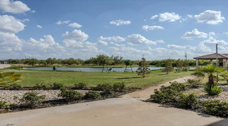 304 Tomcat Ln., LAREDO, Texas 78045, 4 Bedrooms Bedrooms, 8 Rooms Rooms,4 BathroomsBathrooms,Residential,For Sale,304 Tomcat Ln.,20264550