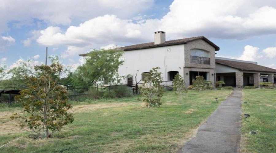 304 Tomcat Ln., LAREDO, Texas 78045, 4 Bedrooms Bedrooms, 8 Rooms Rooms,4 BathroomsBathrooms,Residential,For Sale,304 Tomcat Ln.,20264550