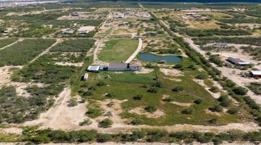 304 Tomcat Ln., LAREDO, Texas 78045, 4 Bedrooms Bedrooms, 8 Rooms Rooms,4 BathroomsBathrooms,Residential,For Sale,304 Tomcat Ln.,20264550