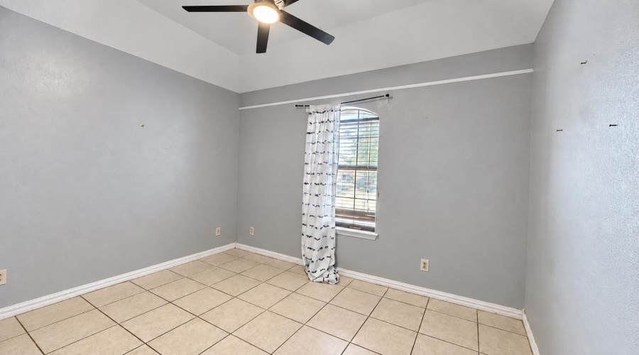 302 Begona Ct, Laredo, Texas 78046, 3 Bedrooms Bedrooms, 8 Rooms Rooms,2 BathroomsBathrooms,Residential,For Sale,302 Begona Ct,20264552