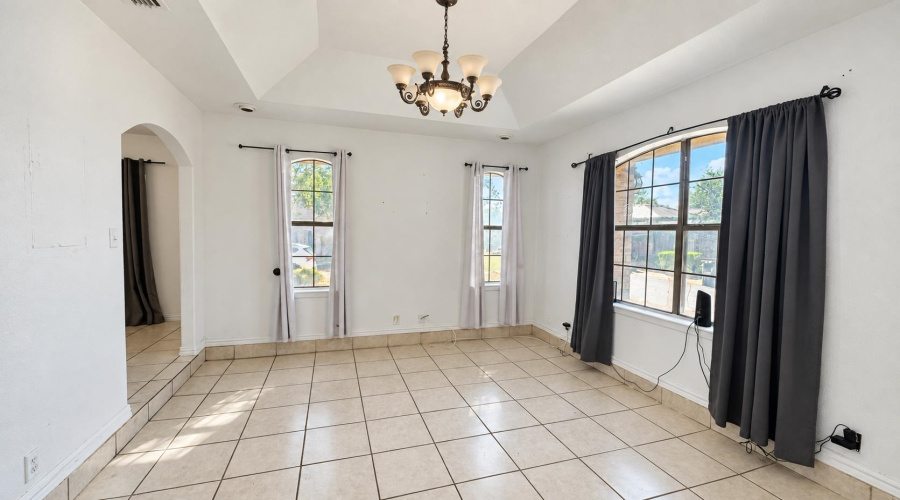 302 Begona Ct, Laredo, Texas 78046, 3 Bedrooms Bedrooms, 8 Rooms Rooms,2 BathroomsBathrooms,Residential,For Sale,302 Begona Ct,20264552
