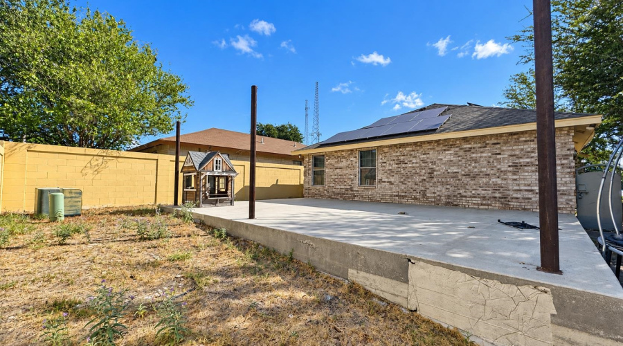 302 Begona Ct, Laredo, Texas 78046, 3 Bedrooms Bedrooms, 8 Rooms Rooms,2 BathroomsBathrooms,Residential,For Sale,302 Begona Ct,20264552