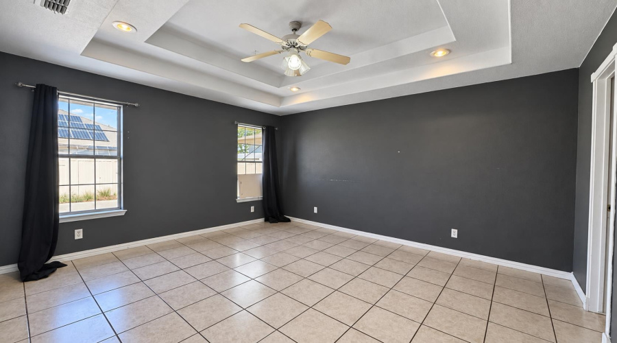 302 Begona Ct, Laredo, Texas 78046, 3 Bedrooms Bedrooms, 8 Rooms Rooms,2 BathroomsBathrooms,Residential,For Sale,302 Begona Ct,20264552