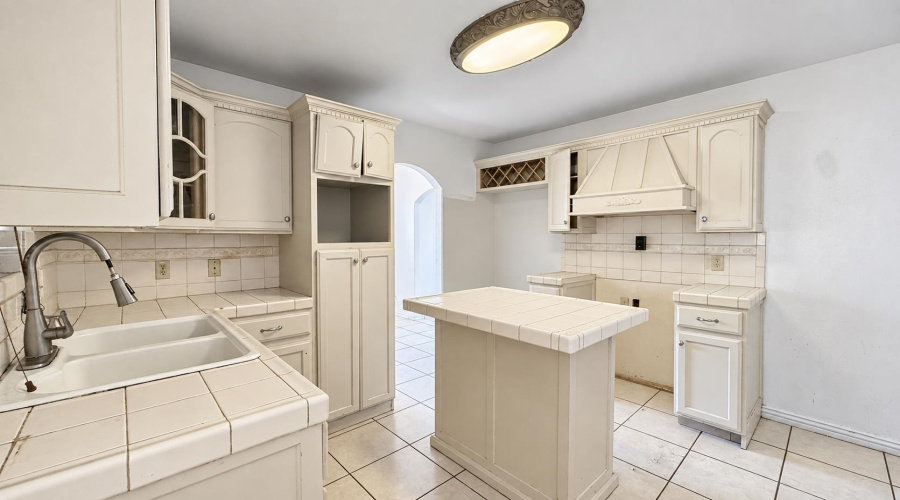 302 Begona Ct, Laredo, Texas 78046, 3 Bedrooms Bedrooms, 8 Rooms Rooms,2 BathroomsBathrooms,Residential,For Sale,302 Begona Ct,20264552