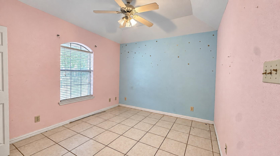 302 Begona Ct, Laredo, Texas 78046, 3 Bedrooms Bedrooms, 8 Rooms Rooms,2 BathroomsBathrooms,Residential,For Sale,302 Begona Ct,20264552