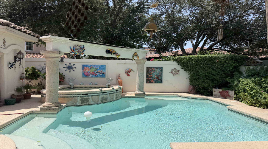 206 Chateau La Fitte Ct, Laredo, Texas 78041, 3 Bedrooms Bedrooms, 8 Rooms Rooms,3 BathroomsBathrooms,Residential,For Sale,206 Chateau La Fitte Ct,20264556