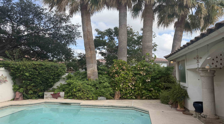 206 Chateau La Fitte Ct, Laredo, Texas 78041, 3 Bedrooms Bedrooms, 8 Rooms Rooms,3 BathroomsBathrooms,Residential,For Sale,206 Chateau La Fitte Ct,20264556