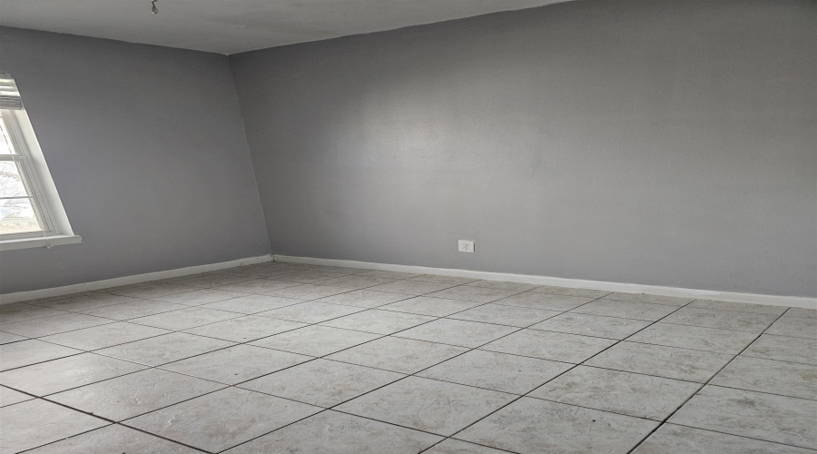 1222 Paseo De Danubio, Rio Bravo, Texas 78046-7649, 3 Bedrooms Bedrooms, 5 Rooms Rooms,1 BathroomBathrooms,Residential,For Sale,1222 Paseo De Danubio,20264558