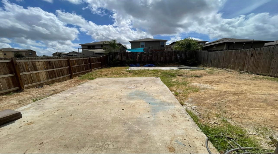 9987 Inmaculada Ln, Laredo, Texas 78045, 3 Bedrooms Bedrooms, 4 Rooms Rooms,2 BathroomsBathrooms,Residential,For Rent,9987 Inmaculada Ln,20264564